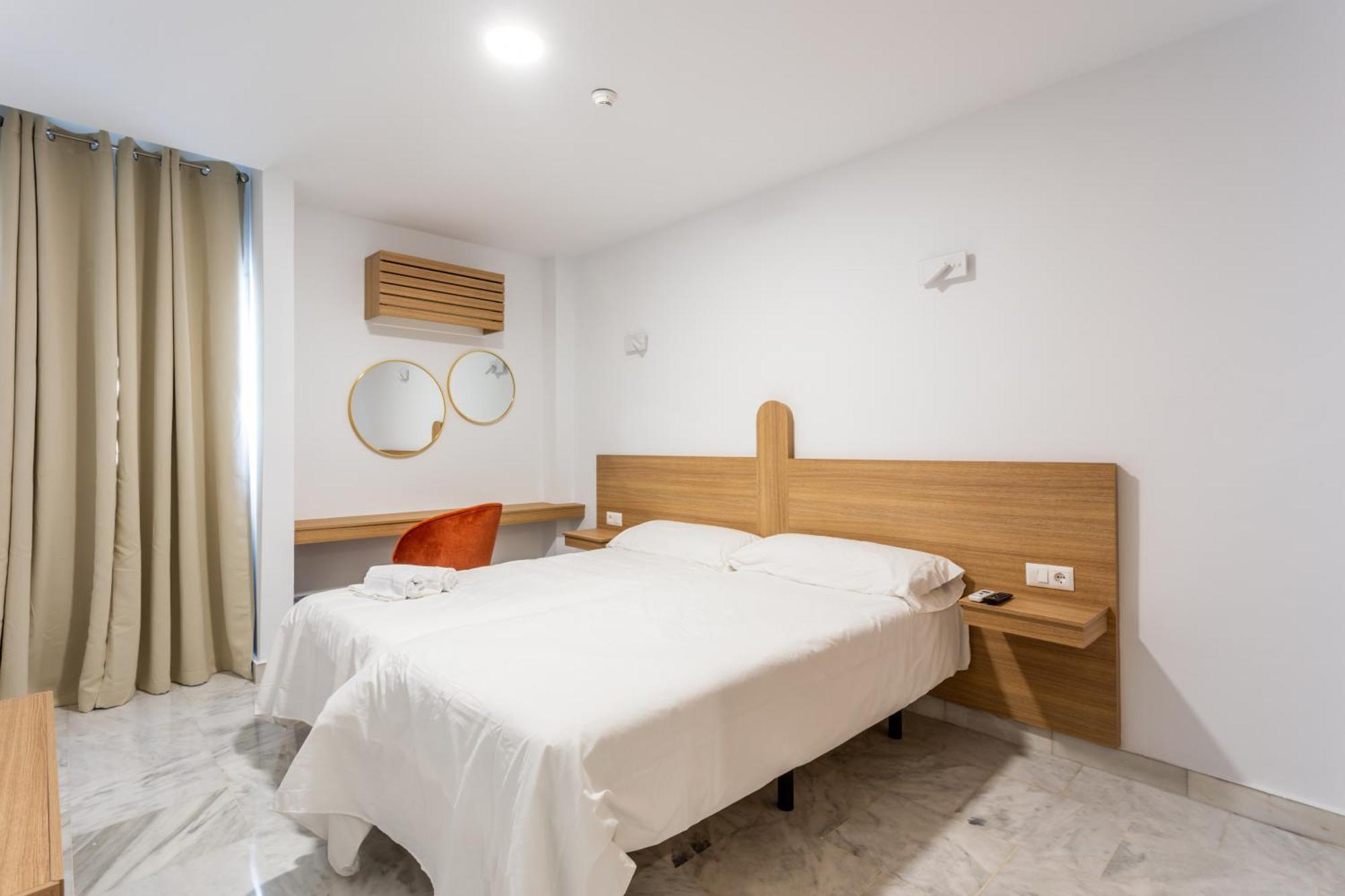 Hotel El Tujjar Los Barrios Luaran gambar