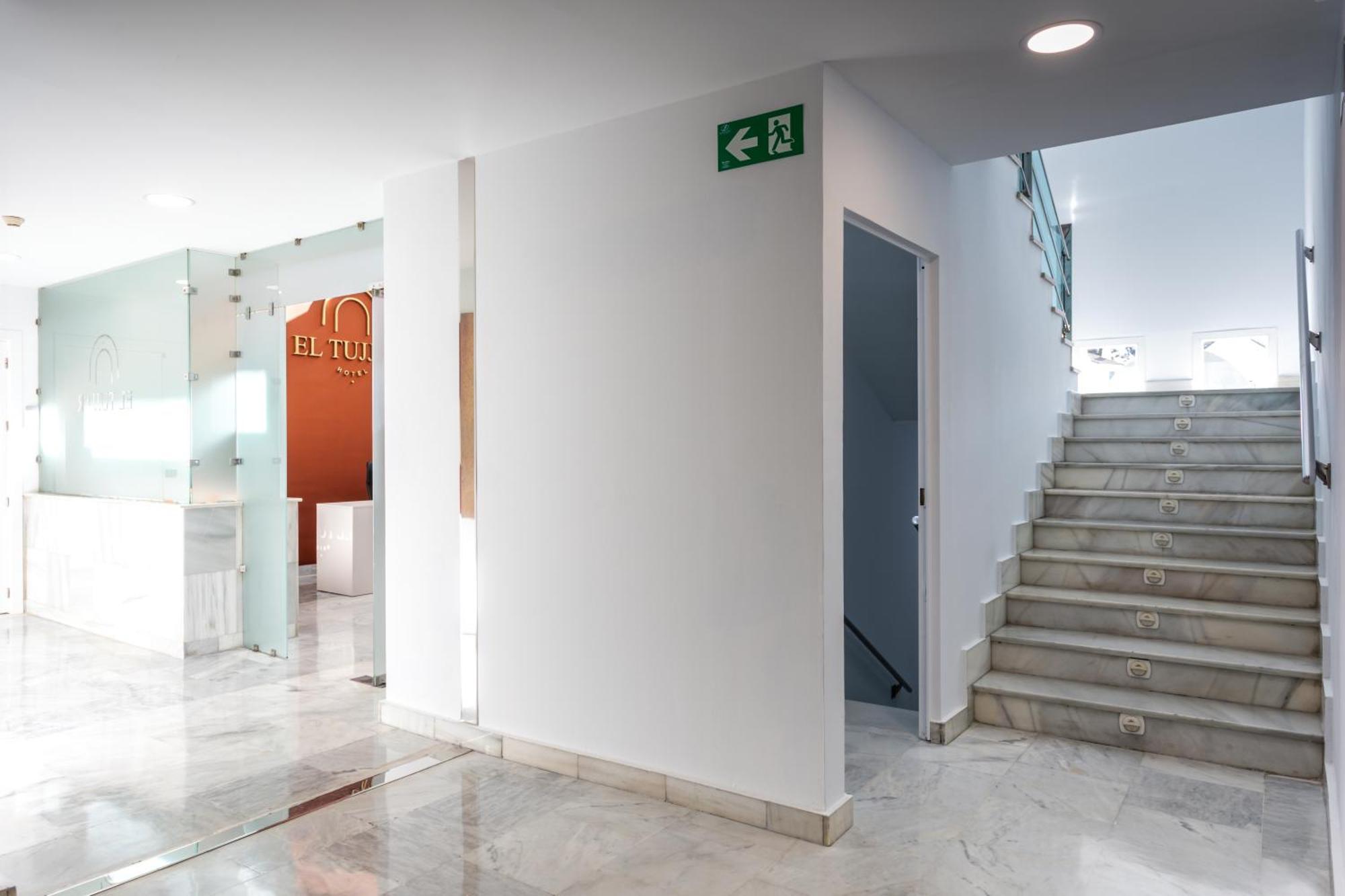 Hotel El Tujjar Los Barrios Luaran gambar